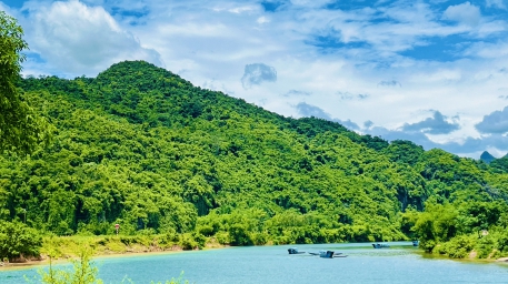 EXPLORING PHONG NHA-KẺ BÀNG: NATURE, HISTORY AND ECOLOGY