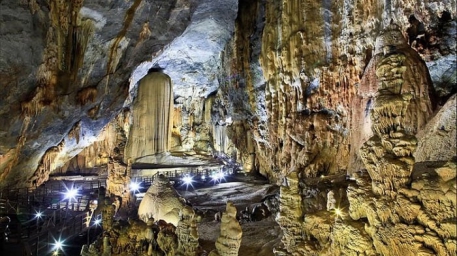 WONDERS OF NATURE: PHONG NHA CAVE AND PARADISE CAVE (THIÊN ĐƯỜNG)