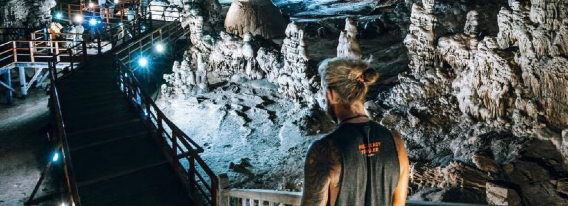 (2D1N) PARADISE CAVE – MOOC SPRING – PHONG NHA CAVE – TRANSFER TO HUE CITY