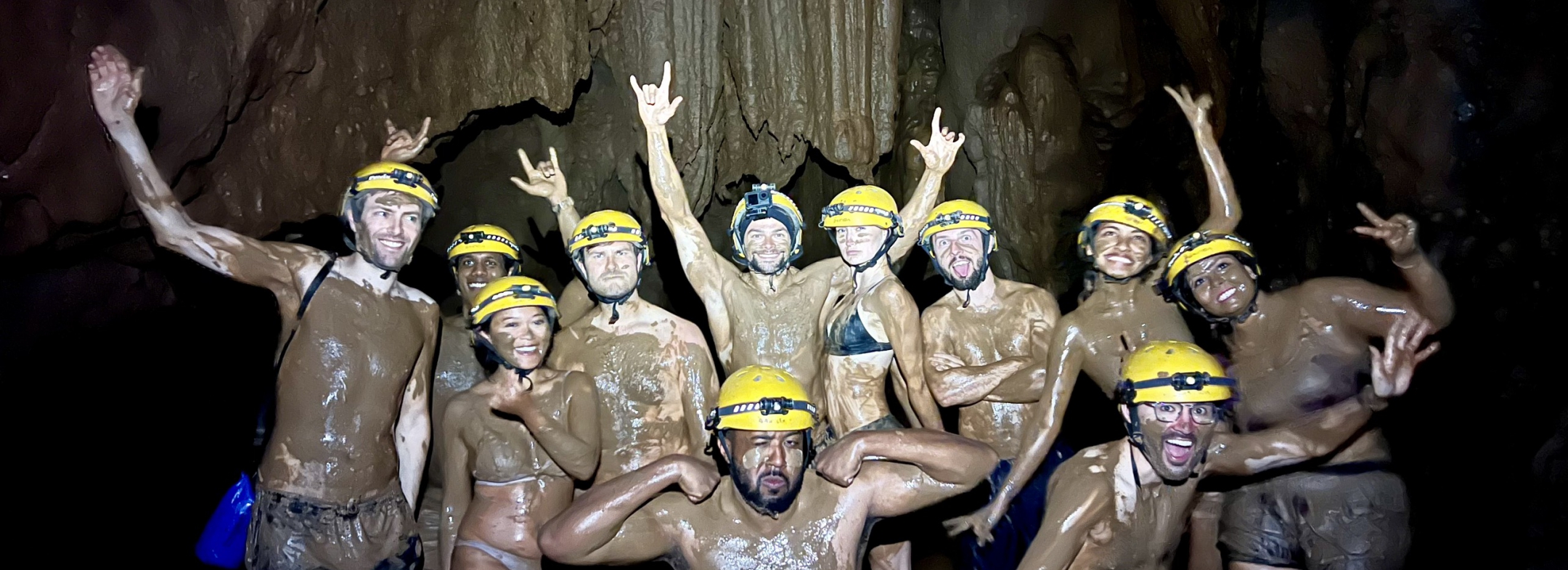 (2D1N PRIVADO) CUEVA DE PHONG NHA – RÍO CHAY Y CUEVA OSCURA – CUEVA PARAÍSO – TRASLADO A LA CIUDAD DE DONG HOI