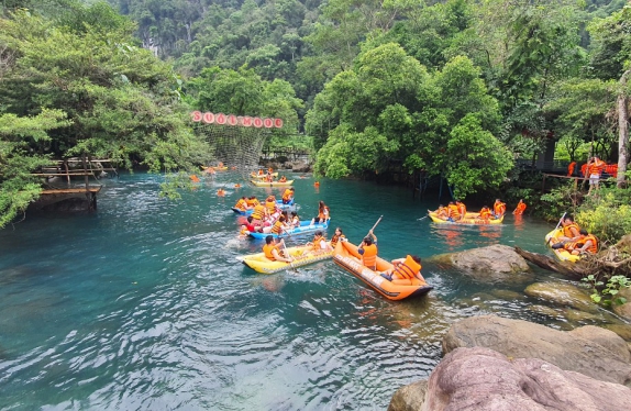 (2D1N) PARADISE CAVE – MOOC SPRING – PHONG NHA CAVE – TRANSFER TO HUE CITY