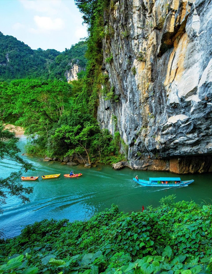 KHÁM PHÁ ĐỘNG THIÊN ĐƯỜNG VÀ ĐỘNG PHONG NHA
