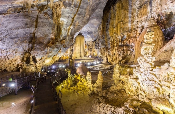 EXCURSIÓN AL PUEBLO TRAM ME Y LA CUEVA DEL PARAÍSO