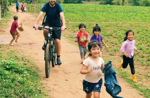 KHÁM PHÁ SÔNG CHÀY - HANG TỐI VÀ ECO LÀNG TRẰM MÉ